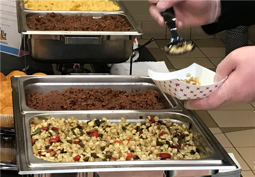 cafeteria food 